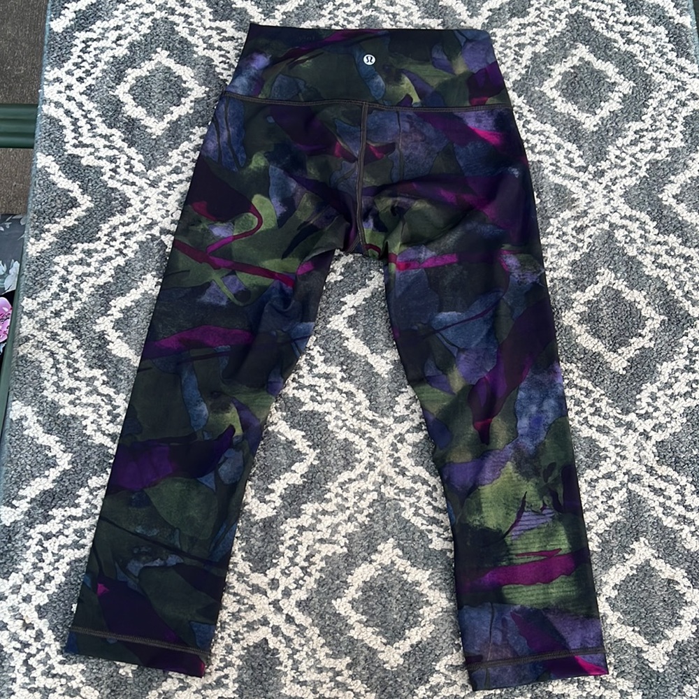 Lululemon - Picture 2 of 5